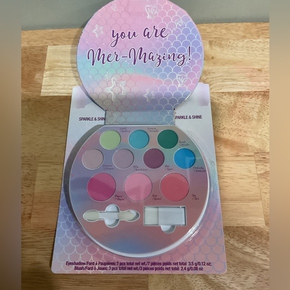 Lip Smackers Sparkle and Shine Mermaid Glitter Palette with eyeshadows + blush. - Picture 2 of 5